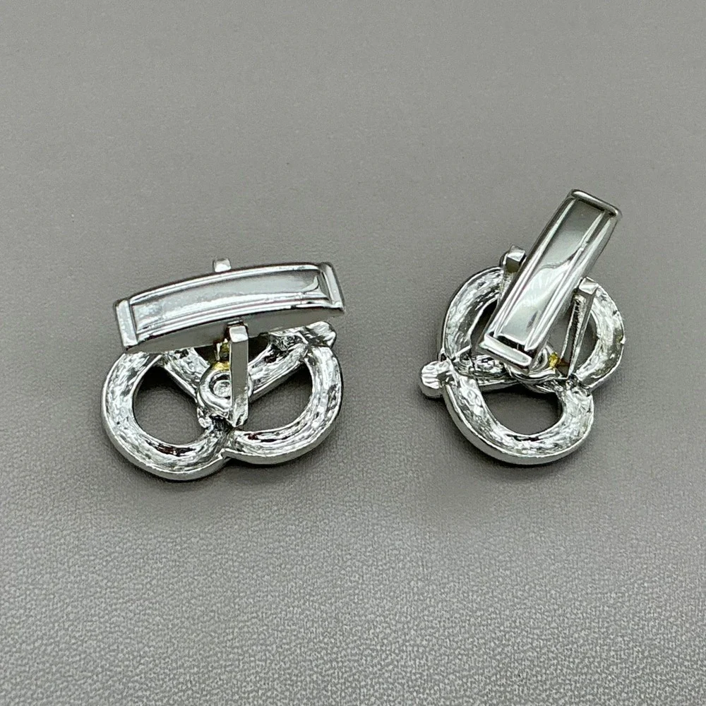 Pretzel Cufflinks Tie Clip Set Silver Tone Men's Novelty Oktoberfest Vintage